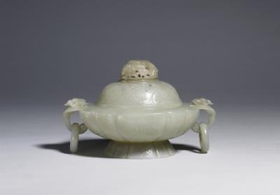 图片[3]-Jade incense burner with handles and floral decoration, Qing dynasty (1644-1911)-China Archive